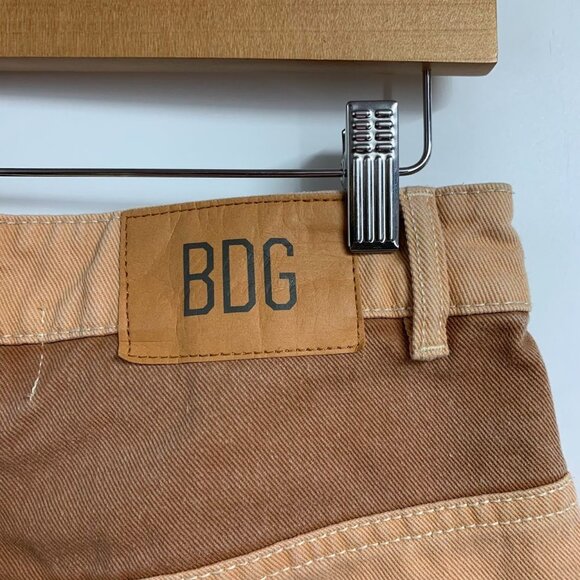 Urban Outfitters BDG Skater Girl Denim in Seamed Sand Jean Shorts SIze 24 - Picture 3 of 15